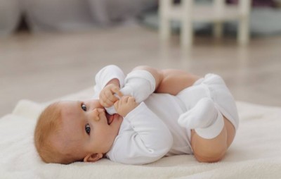 رفلاکس معده نوزاد چیست و درمان آن